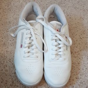 Womens Size 8 Reebok Classics